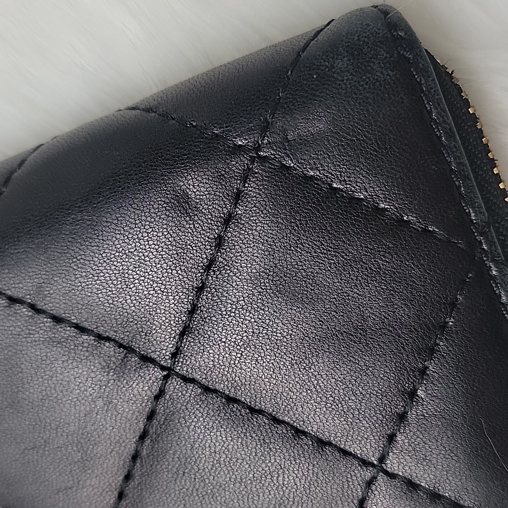 MICHAEL KORS Hamilton Black‎ Quilted Leather Gold Tone Logo Zip Around Wallet - Picture 14 of 14